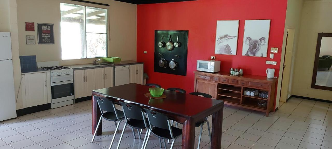 Litchfield Tourist Park Hotel Batchelor Екстериор снимка